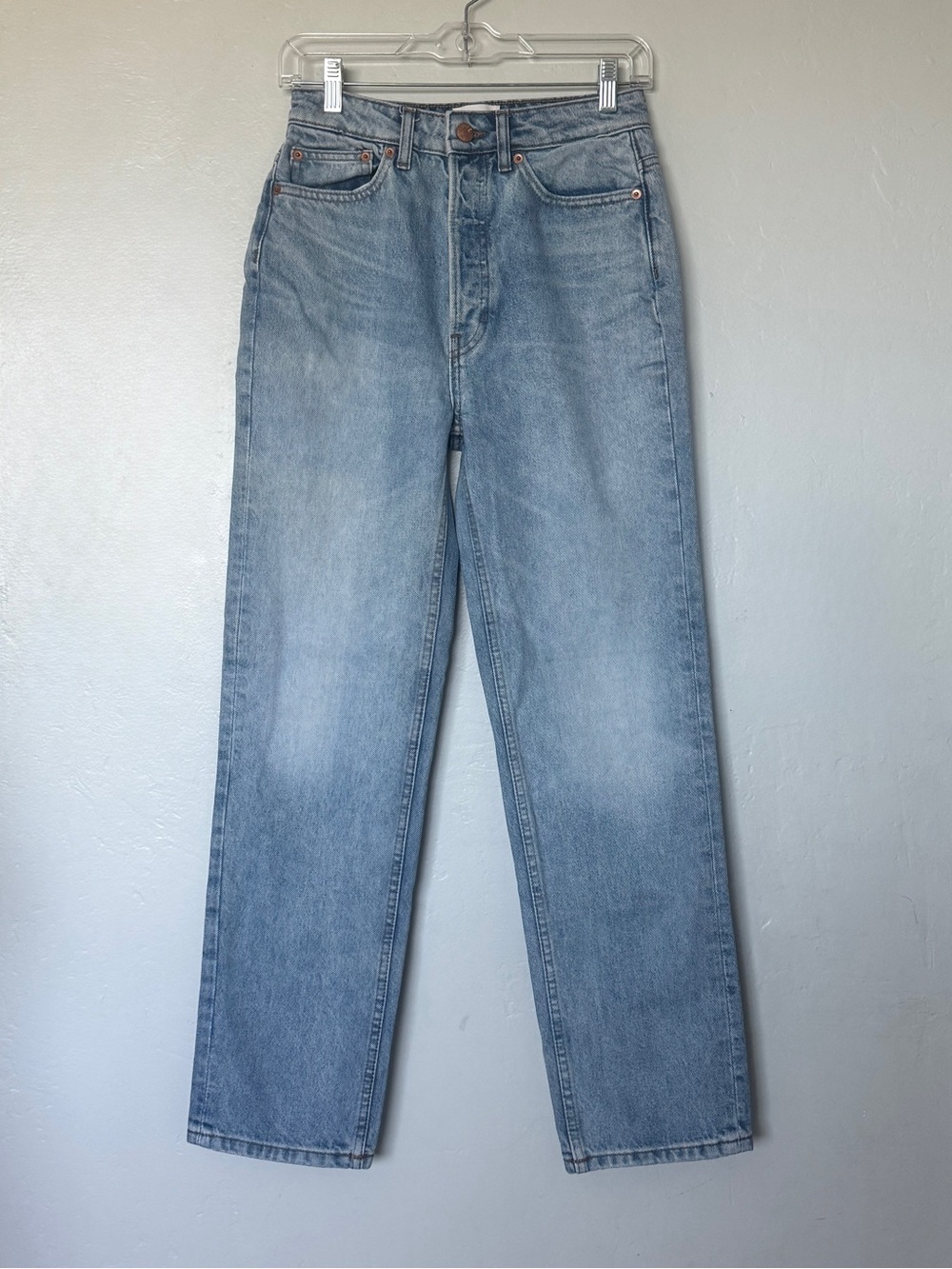 DÔEN high-rise straight leg jeans in a light blue wash size 25